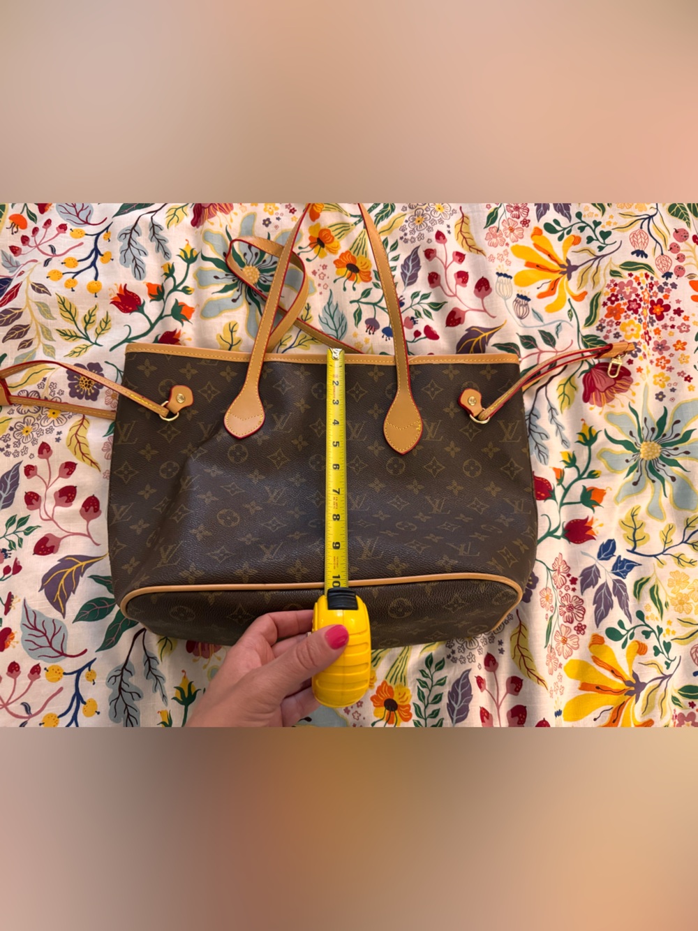 Classic Brown Monogram Canvas Handbag with Tan Leather Trim - Picture 8 of 11